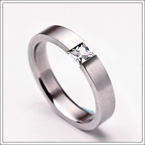 Nhẫn Thép Titan 4mm Đính Đá zircon 4mm Kiểu Đơn Giản Thời Trang Cho Nam Và Nữ