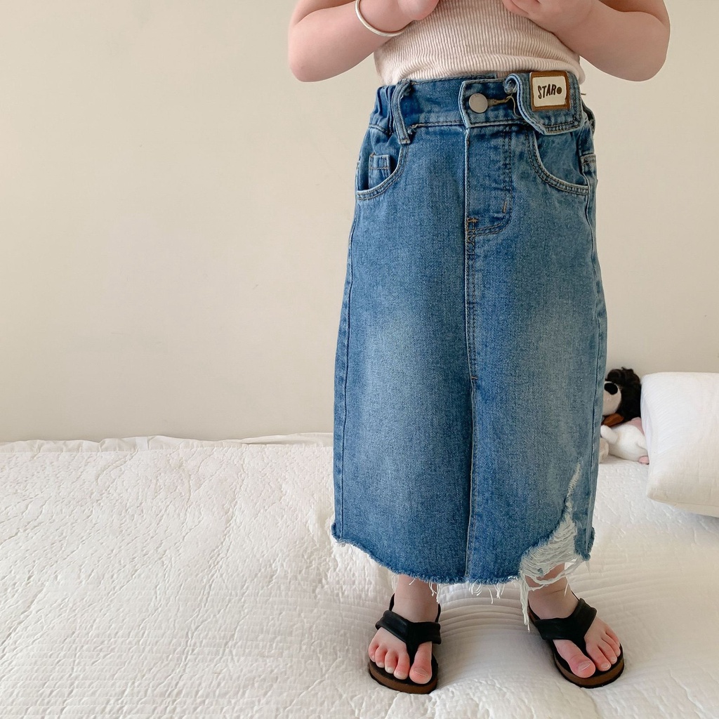 CHÂN VÁY JEANS RÁCH GẤU DÁNG DÀI THỜI TRANG CHO BÉ- HÀNG QCCC