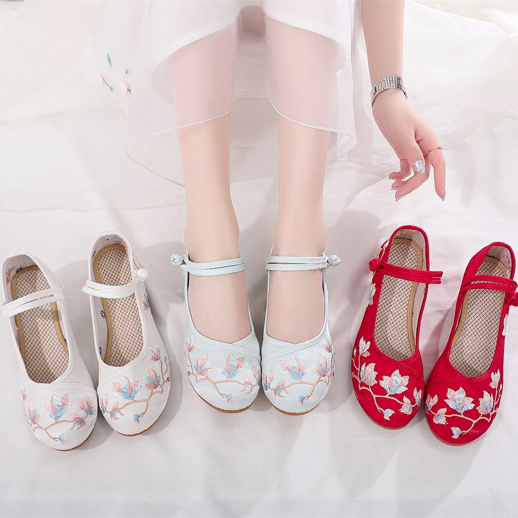 Giày Búp Bê Đế Bằng Thêu Hoa Phong Cách Retro Cho Cô Dâu