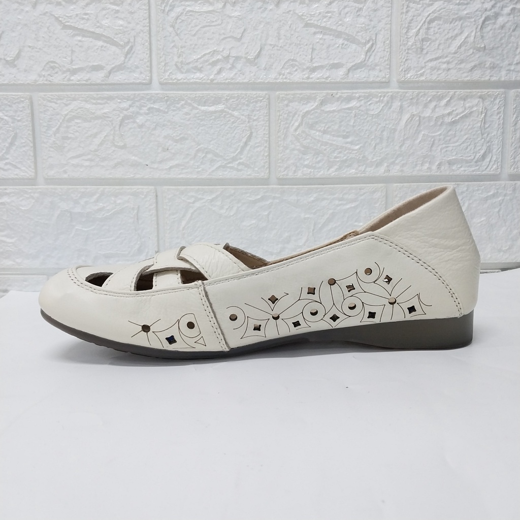 Giày bệt da hoạ tiết