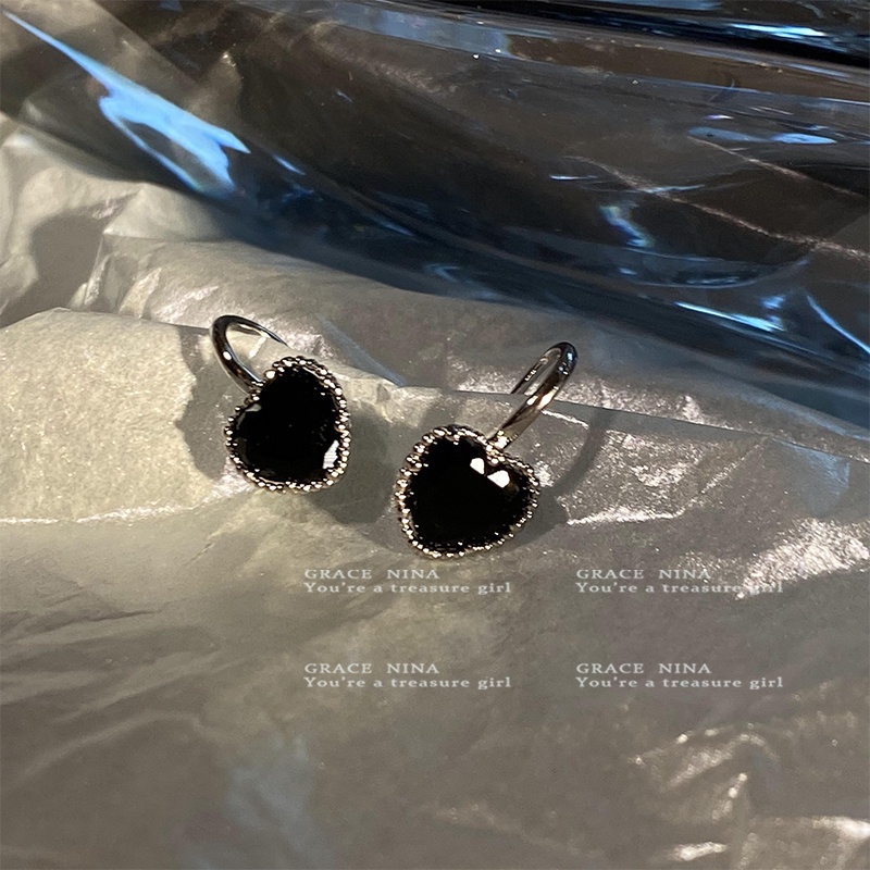 Khuyên Tai Hình Trái Tim Màu Đen Phong Cách Thời Trang 2023 Dành Cho Nữ