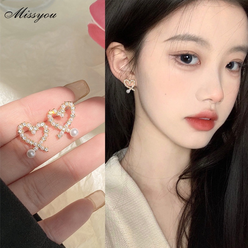 Khuyên tai DODDER kiểu trái tim rỗng đính hạt ngọc trai sang trọng