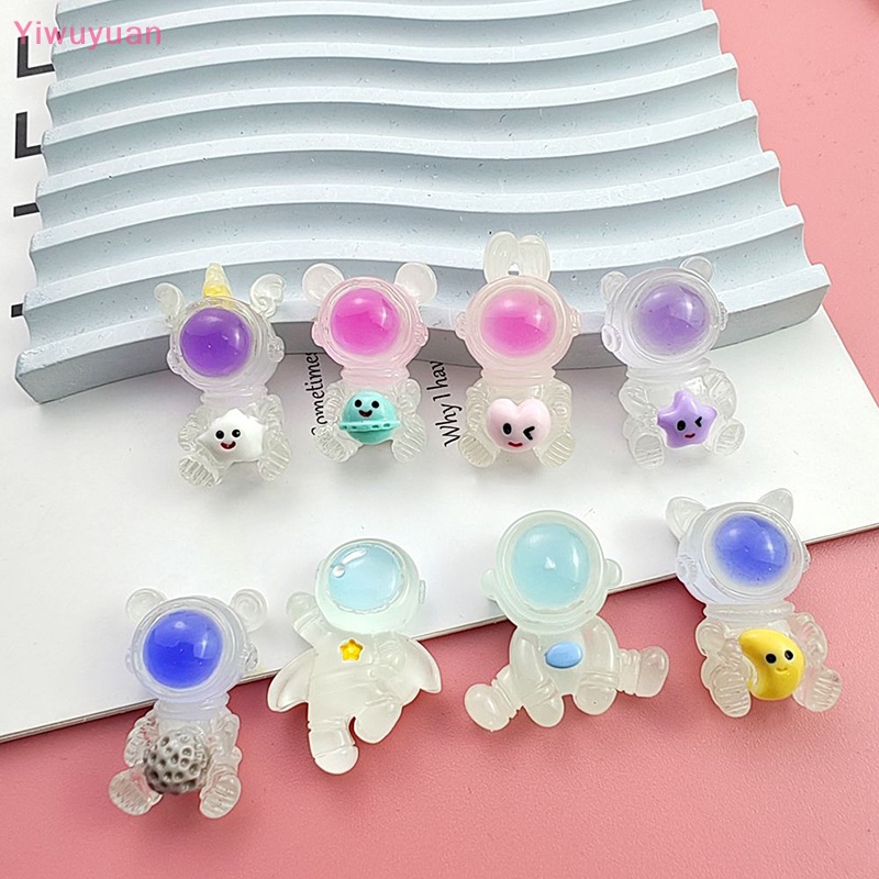 < Yiwuyuan > Set 10 Đồ Chơi Slime Trong Suốt Màu Xanh Dương Phát Sáng Hình Phi Hành Gia Đáng Yêu