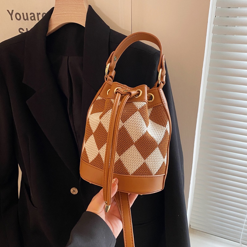 Túi Xách Đeo Vai Dây Rút Họa Tiết Hình Thoi Phong Cách Thời Trang Mới Cho Nữ