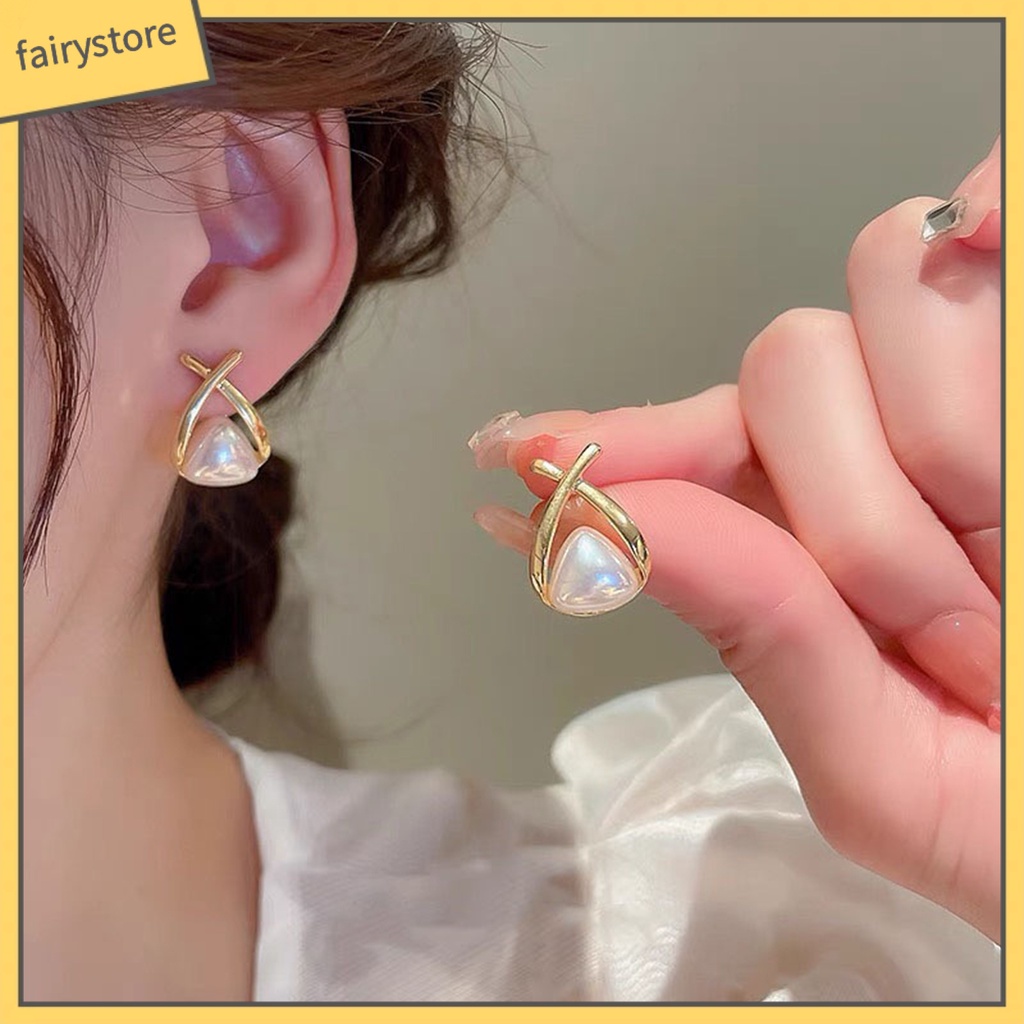 1 Đôi Bông Tai Hình Tam Giác Đính Ngọc Trai Nhân Tạo Phong Cách Hàn Quốc