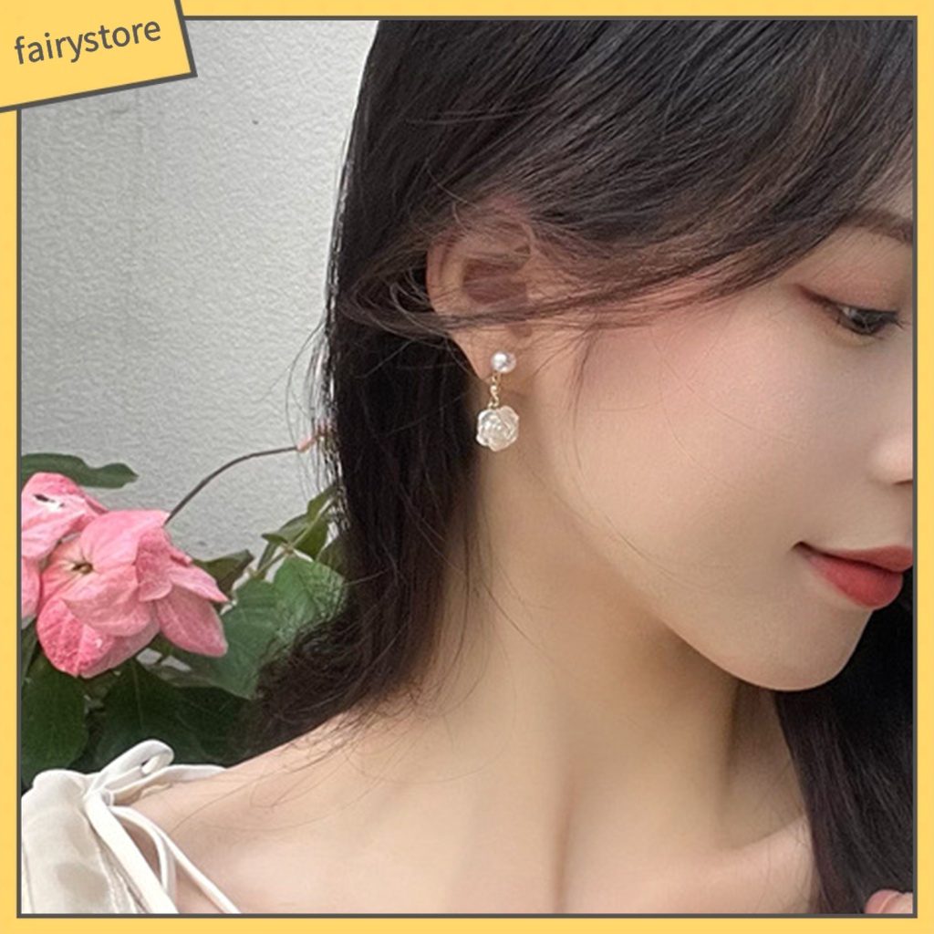 1 Đôi Bông Tai Hình Hoa Trà Đính Ngọc Trai Giả Bằng Hợp Kim Thời Trang