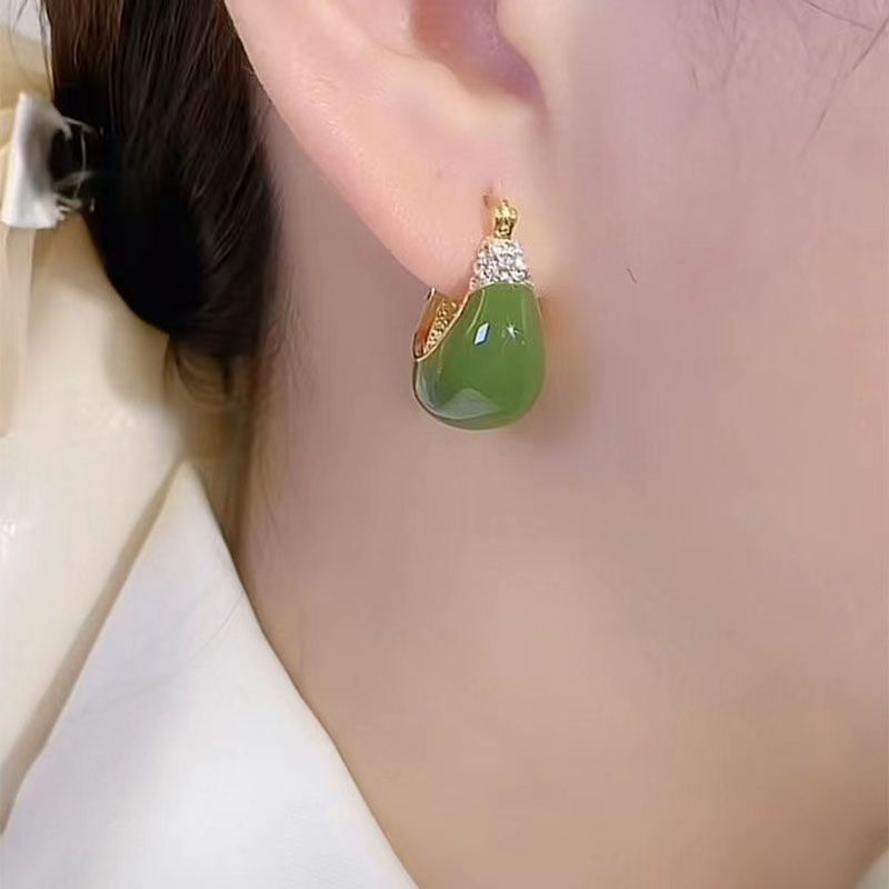 Khuyên Tai Kim Cương Hình Chữ C Màu Xanh Lá Sơn Dầu Phong Cách Cổ Điển Mới Cho Nữ