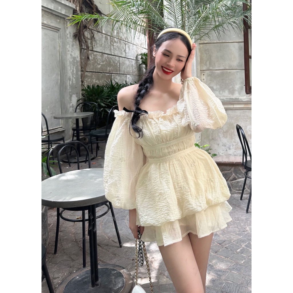 Set áo nude hoa nổi trễ vai + chân váy