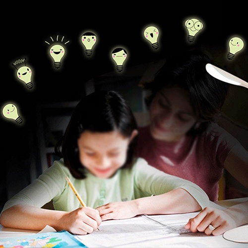 Set 8 Miếng Dán Tường Trang Trí Hình Bóng Đèn Phát Sáng Trong Tối