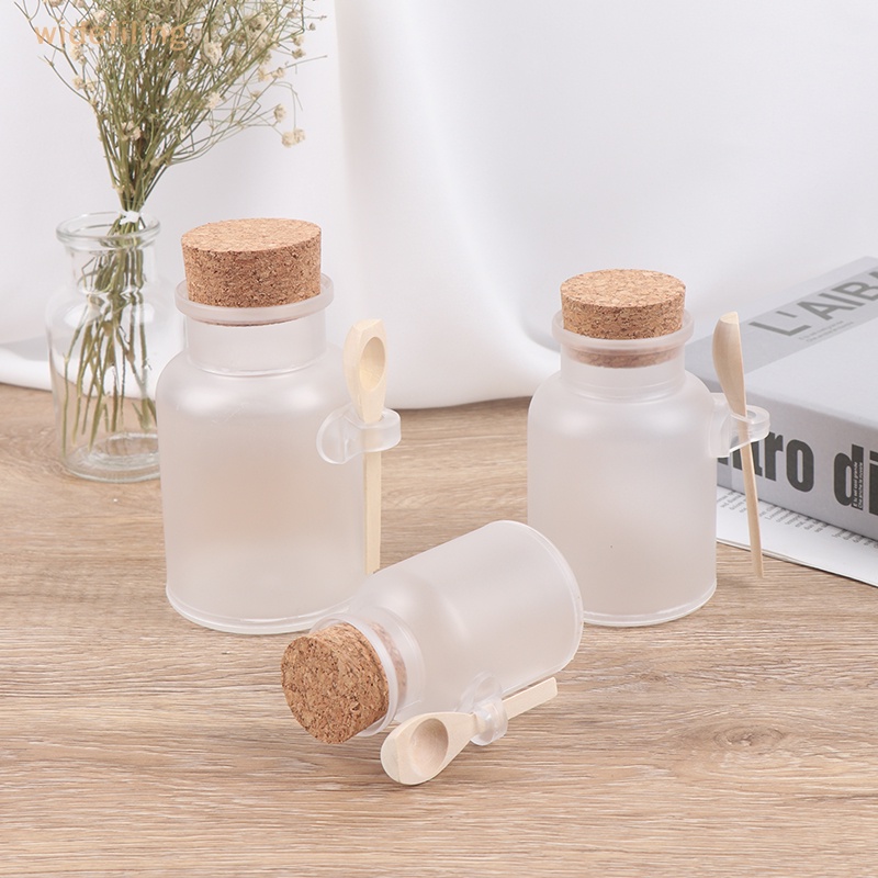 Lọ Đựng Muối Tắm Bằng Nhựa Kèm Nắp Đậy Và Muỗng Tiện Dụng