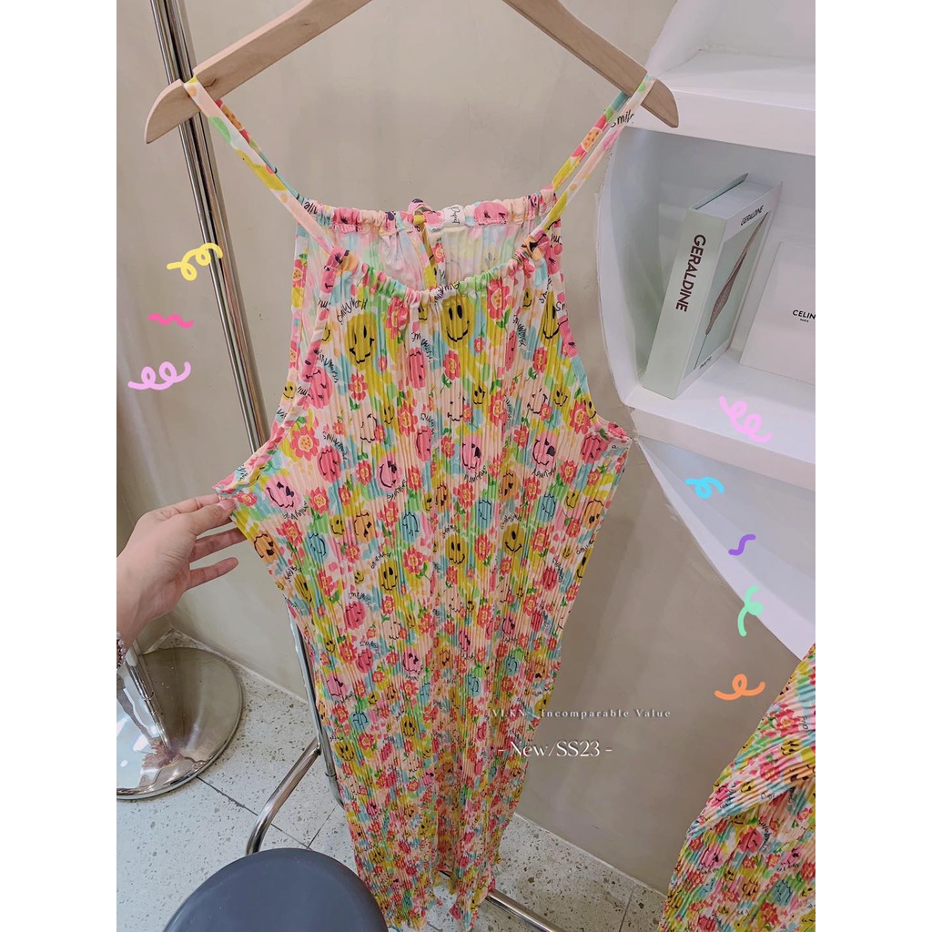 Đầm yếm voan dập ly mặt cười