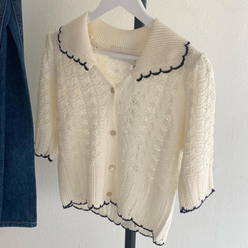Áo Cardigan Dệt Kim Tay Ngắn Khoét Lỗ Một Hàng Nút Phong Cách Chic Hàn Quốc