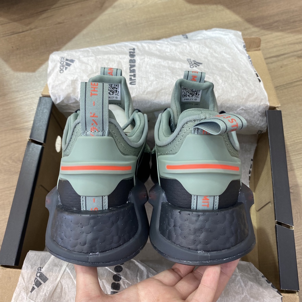 *CHÍNH HÃNG* Giày thể thao Sneaker Adidas NMD R1 V3 màu Xanh Matcha đế Đen - Code: HQ4444