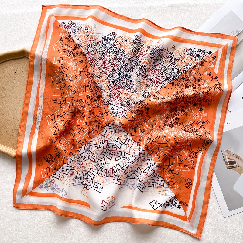 H Khăn Choàng Cổ Vuông Bằng Nhung Mỏng Phối Màu Tương Phản Thời Trang Mới Cho Nữ