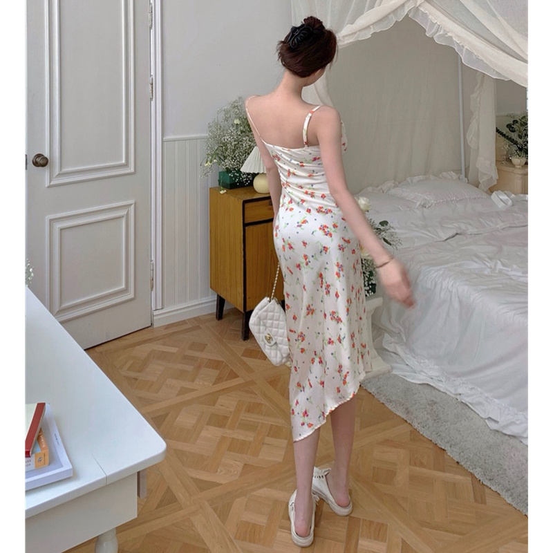 Đầm Hai Dây Vải Satin Họa Tiết Hoa Phong Cách Quyến Rũ