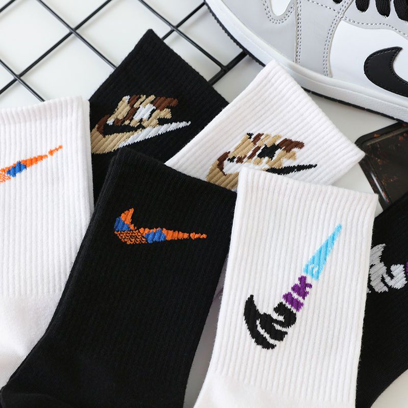 Tất Thể Thao Dài Thời Trang