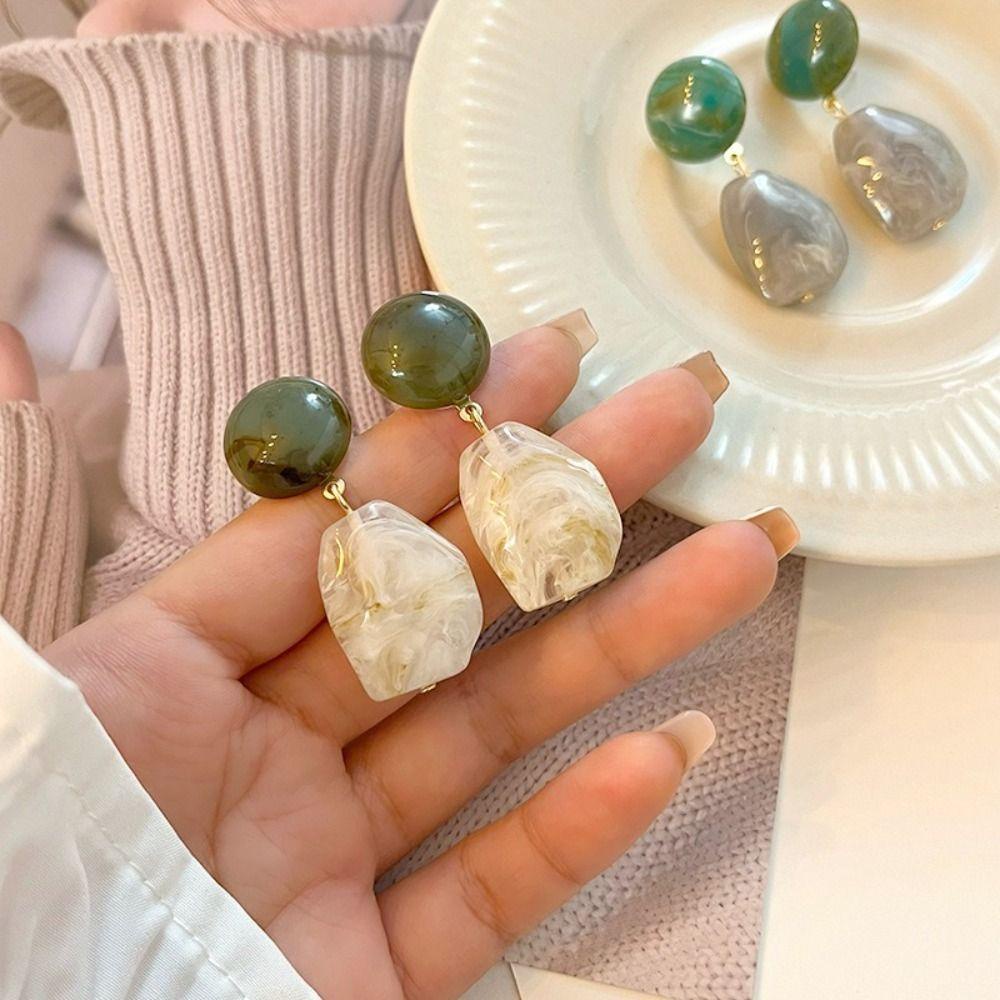 Khuyên Tai Hình Tròn Màu Trắng Phong Cách Hàn Quốc Thanh Lịch