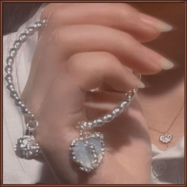 Vòng Tay Đính Đá Zircon Hình Trái Tim Sang Trọng Cho Nữ