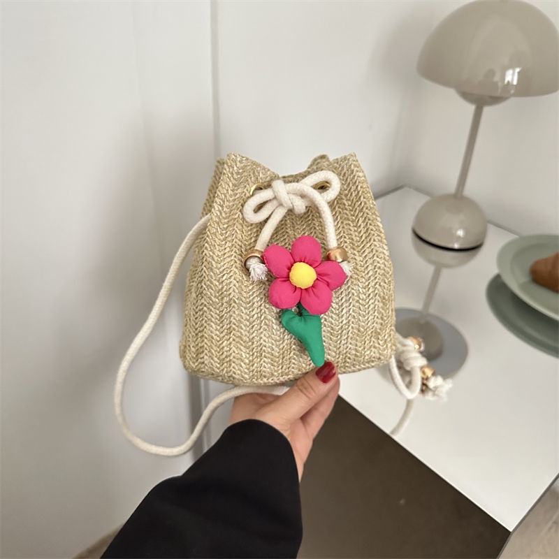 Túi Xách Đan Lát Đính Hoa Thời Trang Mới Cho Nữ