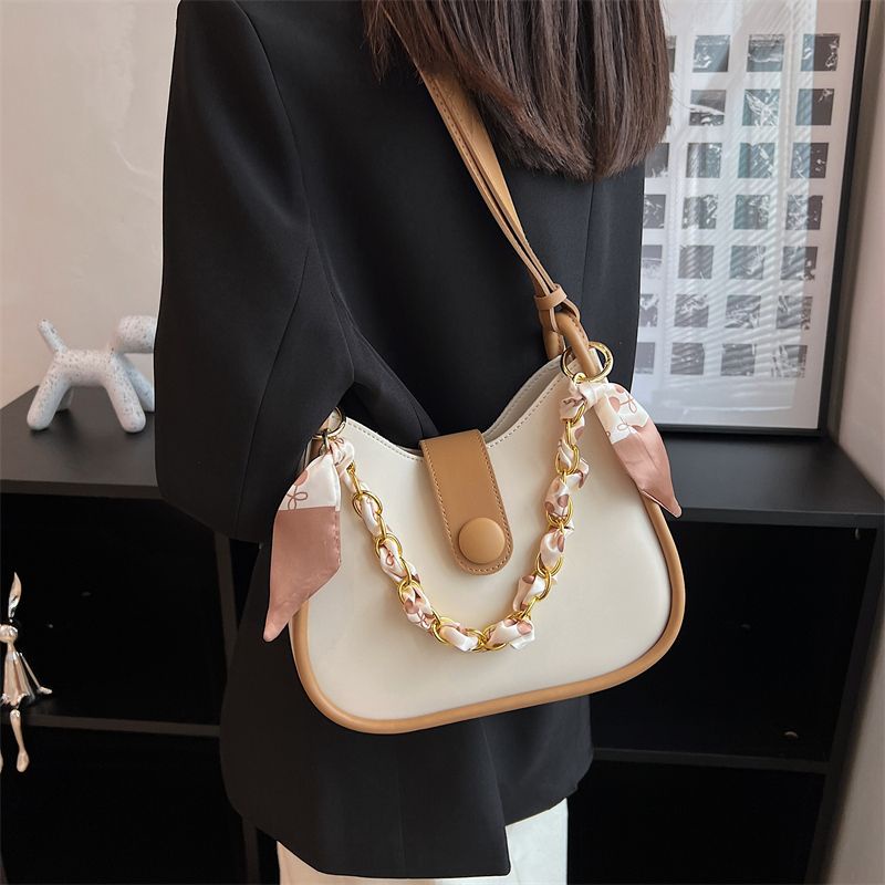 Túi Đeo Chéo Một Bên Vai Có Dây Xích Cổ Điển Thời Trang Phổ Biến Dành Cho Bạn Nữ Bán Chạy