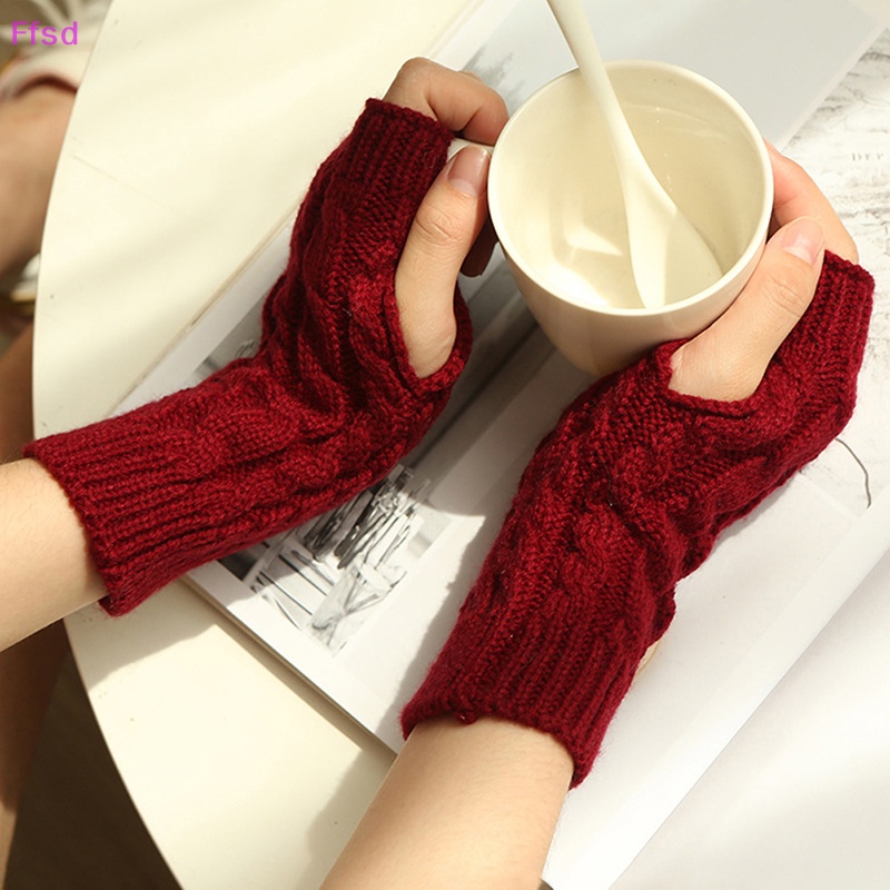 Găng Tay Len Hở Ngón Mềm Mại Giữ Ấm Mùa Đông Cho Nữ