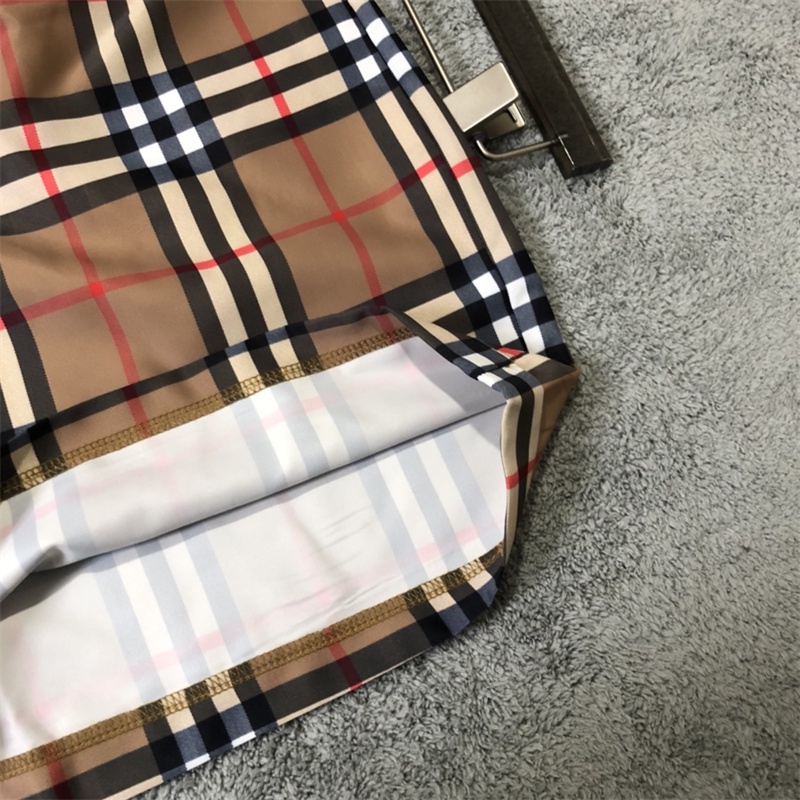 Quần Đùi Đi Biển Hoa Văn Kẻ Ô Giản Dị Thời Trang