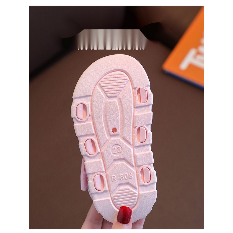 Xăng đan Thể Thao Đế Mềm Chống Trượt Thoáng Khí Thời Trang Đi Biển Dành Cho Trẻ 21-35 2023