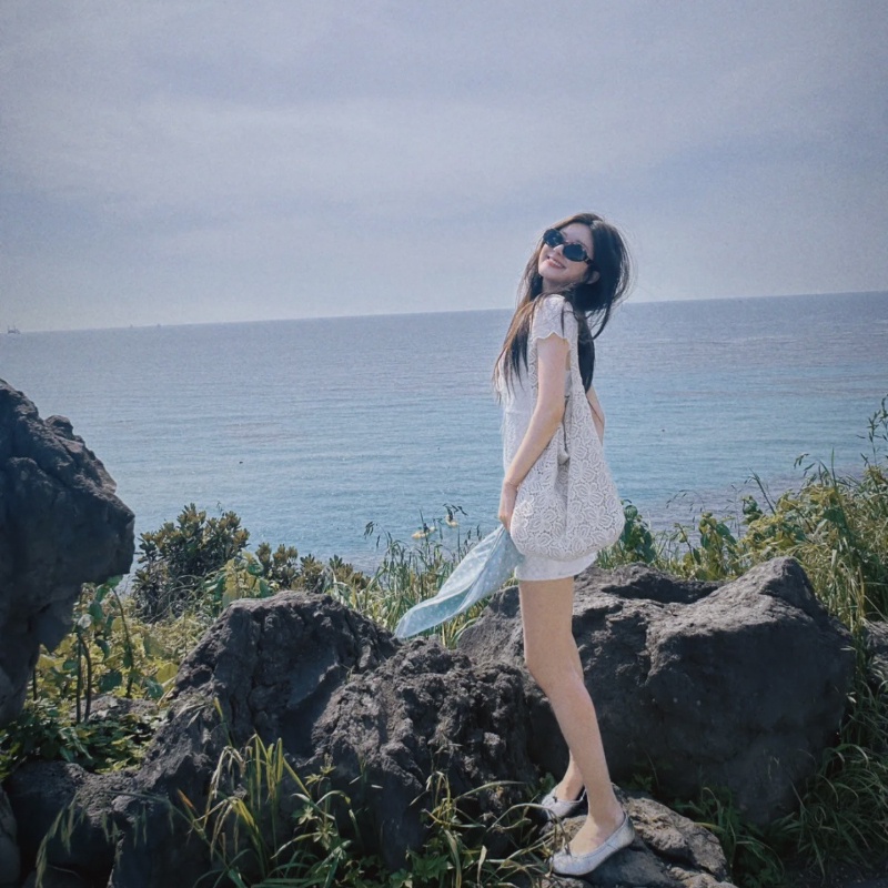 Miki studio Túi Đeo Vai Sức Chứa Lớn Phong Thủy Phối Ren Đẹp Mắt