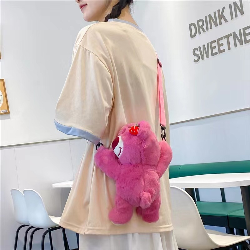 Túi Đeo Chéo Thiết Kế Hình Gấu Nhồi Bông Dâu Tây Dễ Thương Dành Cho Nữ