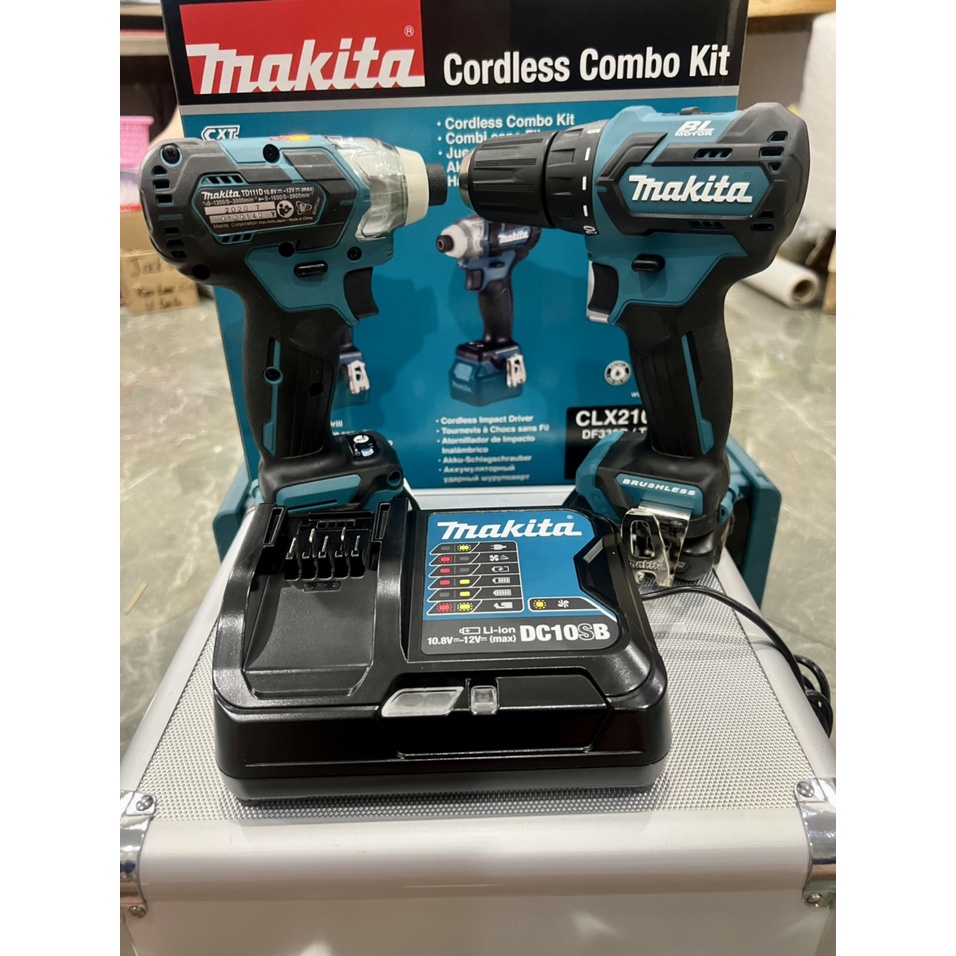 Combo bộ máy khoan và vặn vít dùng pin Makita CLX210SX1.