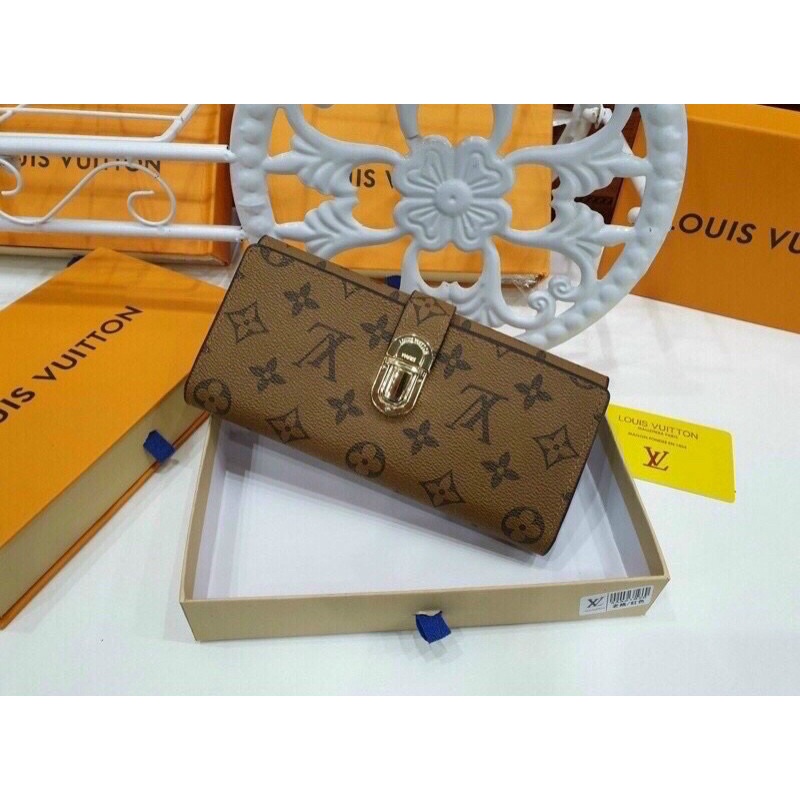 Ví L.V khoá gài sang - xịn hàng cao cấp