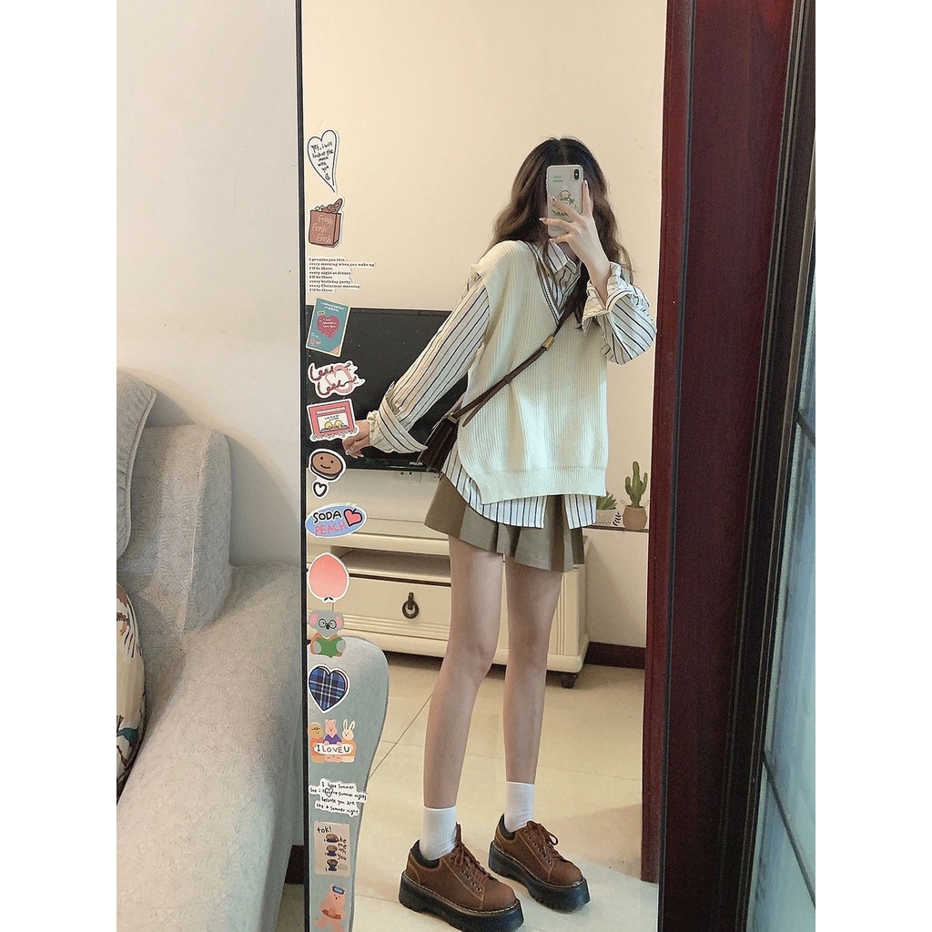 Set 3 Món Gồm Áo Sơ Mi Mix Áo Len Dệt Kim Cùng Chân Váy Xếp Ly Phong Cách Nữ Sinh