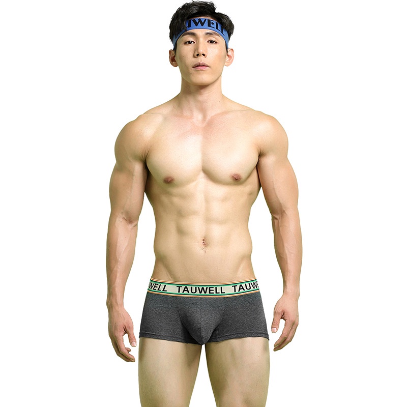 Đồ lót nam sắc nét và thoải mái, làm bằng cotton. Đồ lót nam thời trang và trơn với góc phẳng