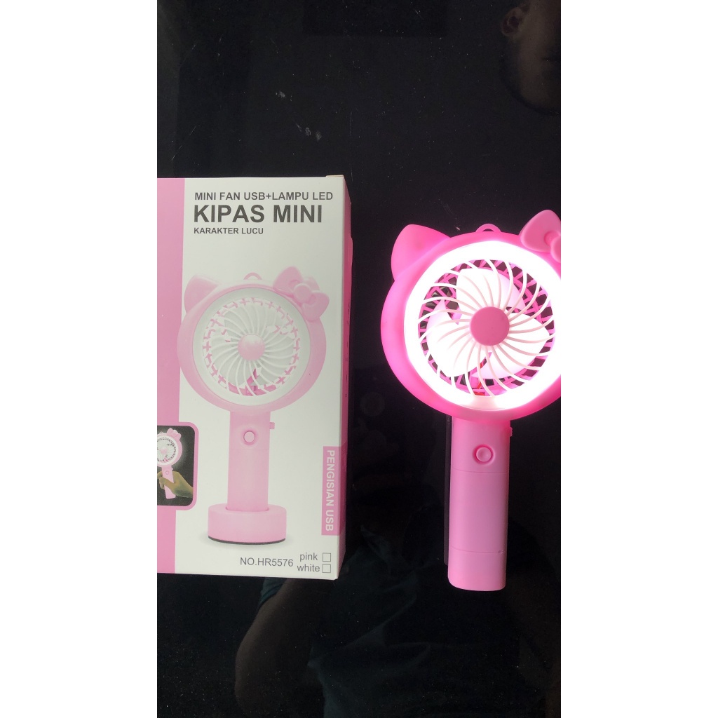 Quạt mini tích điện cầm tay hình Doremon, Mèo Hello Kitty sạc cổng Usb, Mẫu mới có đèn sáng viền xung quanh