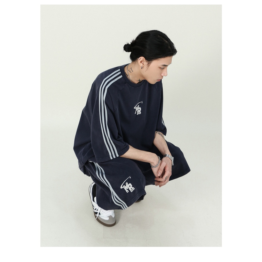 Set Đồ Thể Thao Phối Áo Thun Tay Ngắn Phong Cách Retro Mỹ Cá Tính Cho Nam