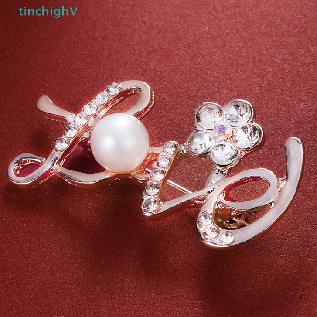 Ghim Cài Áo Hình Chữ Love Đính Đá Dễ Thương Cho Nữ