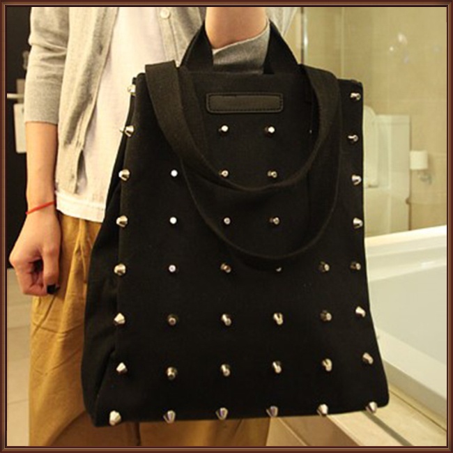 Túi Xách Đeo Vai Vải Bạt Phối Đinh Tán Thời Trang Nữ Cá Tính