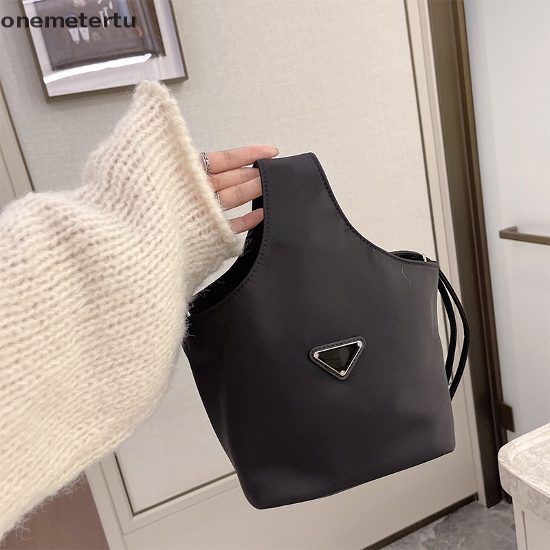 Onemetertu Túi Xách Đeo Vai Dây Rút Hình Tam Giác Bằng Vải Nylon Nhỏ Gọn Dễ Phối Đồ Thời Trang Mùa Hè Cho Nữ EN