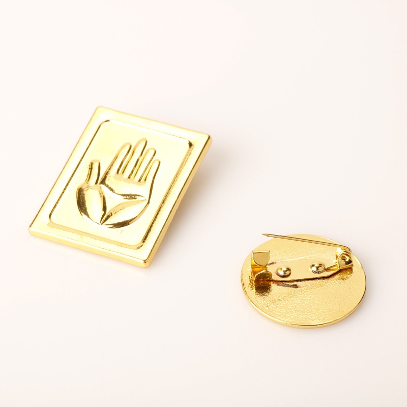 Trâm Cài Áo Hình Bàn Tay Kujo Jotaro Thời Trang