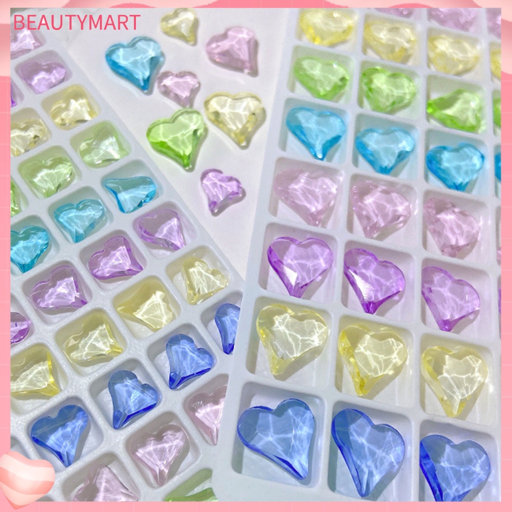 Set 10 Phụ Kiện Trang Trí Móng Tay 3D Trong Suốt Đính Đá Trái Tim Xinh Xắn