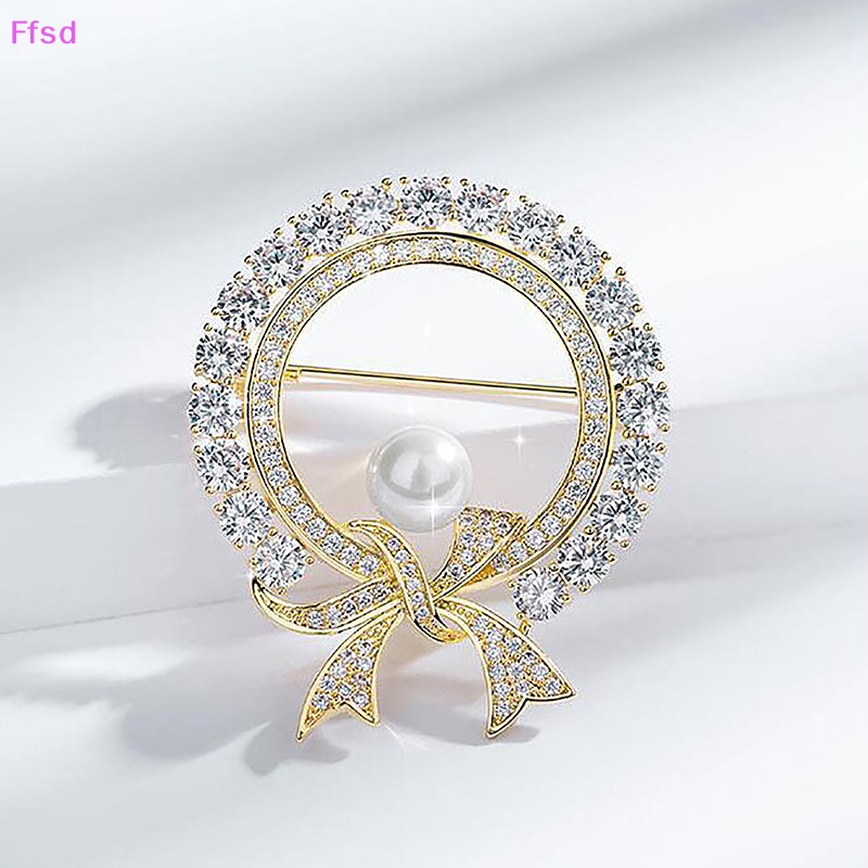 1 Huy Hiệu Cài Áo Hình Tròn Đính Ngọc Trai Và Đá Hình Bướm Phong Cách Baroque Thanh Lịch Dành Cho Nữ