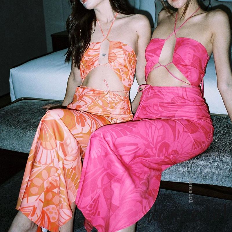 Đầm Múa 1O1 Thiết Kế Cổ Yếm Hở Lưng Họa Tiết Hoa