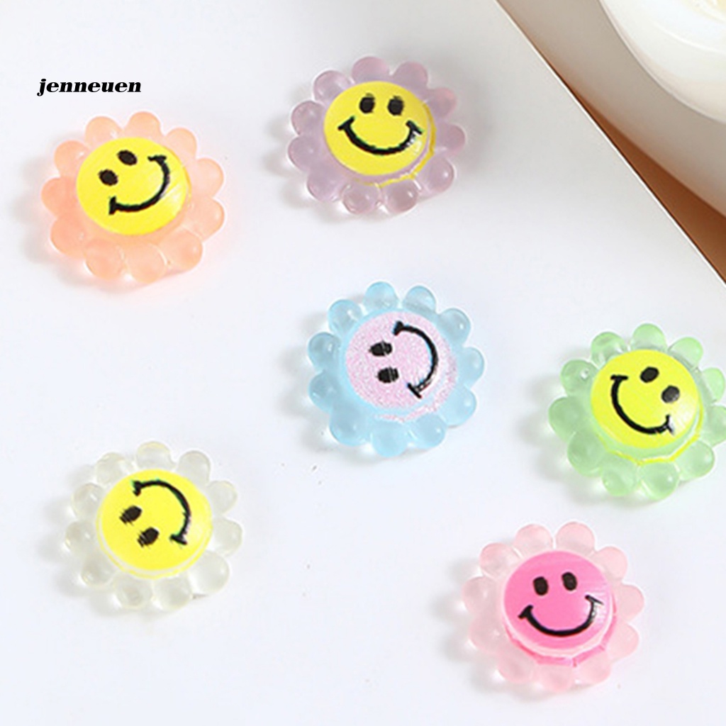 Bộ 30 Phụ Kiện Trang Trí Móng Tay Hình Hoa Mặt Cười Xinh Xắn