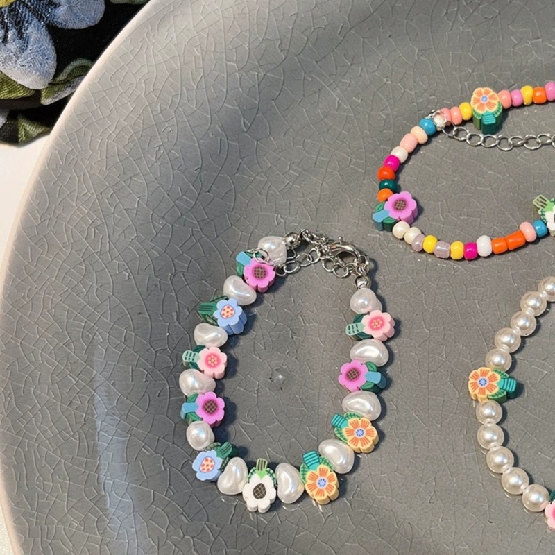 Vòng Đeo Tay Hạt Đất Sét Thủ Công Nhiều Màu Đính Hoa Và Ngọc Trai Cho Nữ