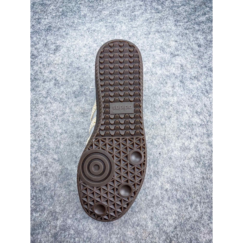 Giày Thể Thao adidas 2023 IG8181 35.5-45 Phối Ren Màu Bạc Thời Trang