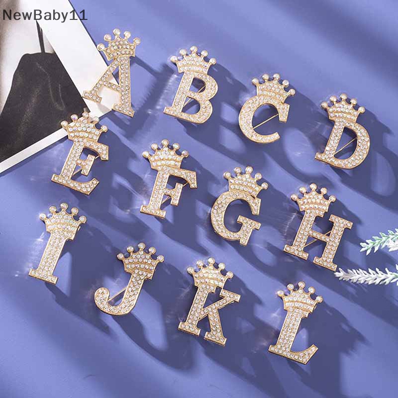 Newbaby fashion crown 26 chữ cái đầu tiên a đến z crystal rhinestone ghim trâm cho phụ nữ váy cưới ve áo cổ áo ghim trang sức.