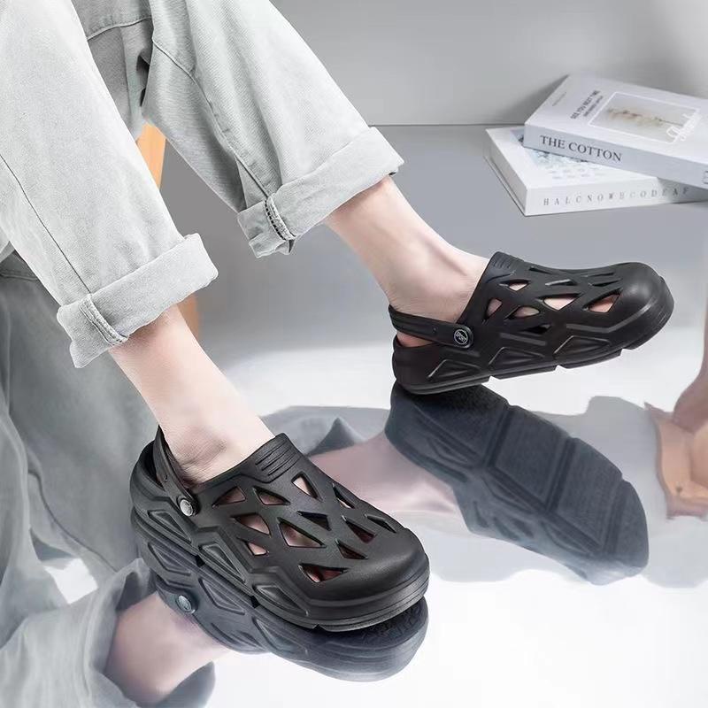 Xăng đan Đế Mềm Dày Đục Lỗ Thoáng Khí Dành Cho Nam Nữ