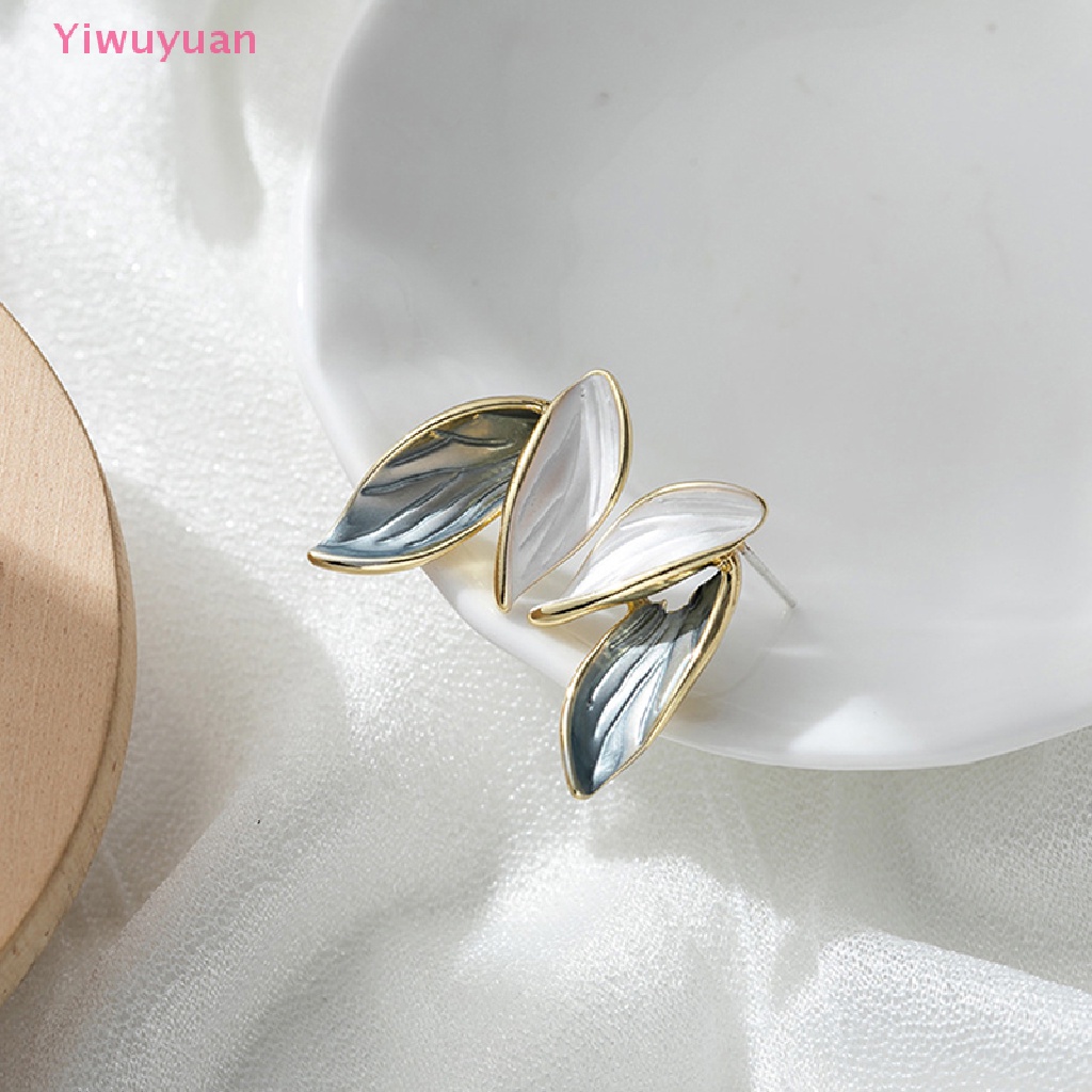 Bông Tai Dáng Dài Phối Tua Rua Hình Chiếc Lá Phong Cách Bohemian Thời Trang Hàn Quốc Mới