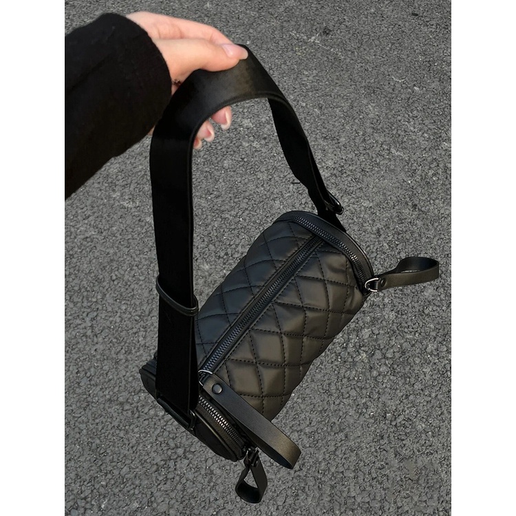 Túi Xách Kẹp Nách Hình Trụ Họa Tiết Thêu Kim Cương Đơn Giản Thời Trang Xu Hướng Mới