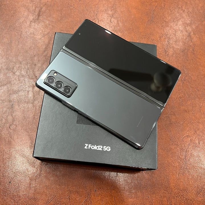 Điện thoại Samsung Galaxy Z Fold2 5G 12/256G máy 99 fullbox nguyên seal